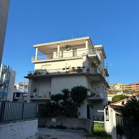 Vento Di Ponente Apartment กาเอตา ภายนอก รูปภาพ